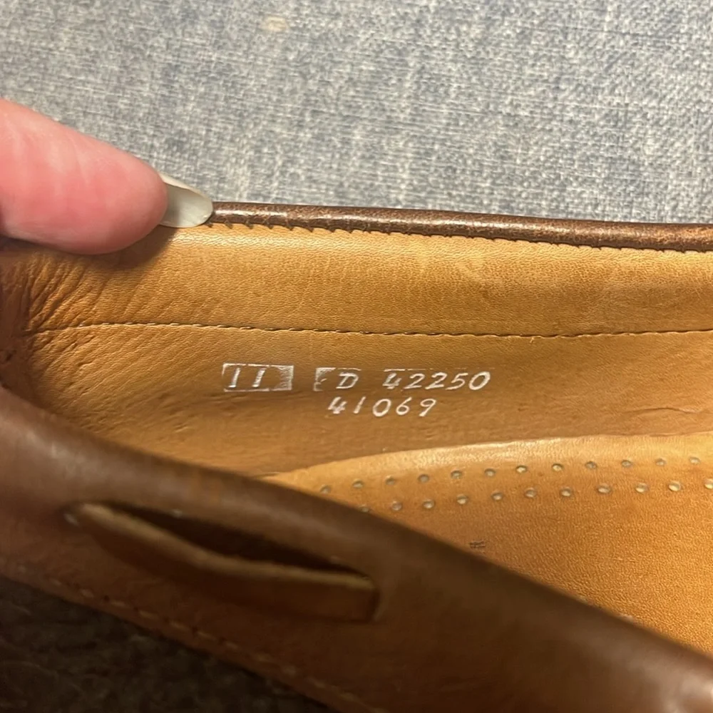 Allen Edmonds Nashua Tassel Loafer in Black & Brown - Picture 9 of 10